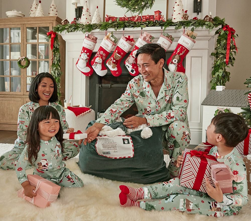 Christmas Pajama Shirts: The Ultimate Guide to Festive Holiday Comfort and Family Traditions 18 The Cutest Matching Organic Cotton Christmas Pajama Brands