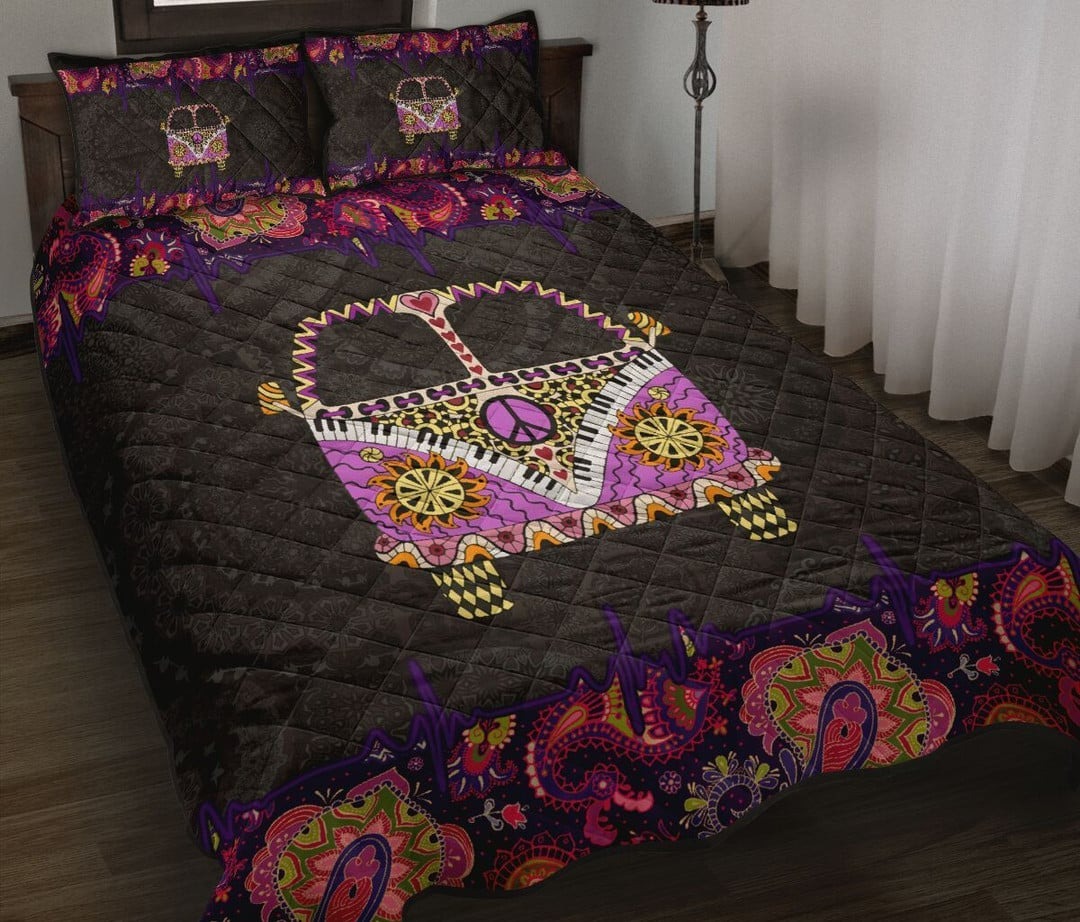 Hippie Quilt Bedding Set – Open Mind Quilted Bedspread Hippie Quilt Bedding Set – Open Mind Quilted Bedspread