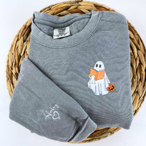 halloween sweatshirt 2 e3be73bc 9bd1 4508 8edc 520908e2398a.jpg