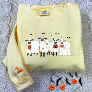 halloween sweatshirt 1 0632f321 9dff 448f 931f edd48eb59572.jpg
