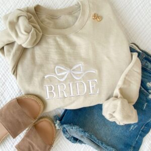 Custom Bow Embroidered Gemma Crewneck Sweatshirt 3 IMG 9869 1b5911c5 a142 43ca b900 6ac3dd90ebe5.jpg