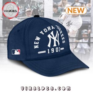 new york yankees combo baseball jacket jogger cap 2 rmXCP.jpg