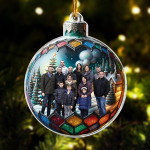 FamilyInChristmasBall2.png