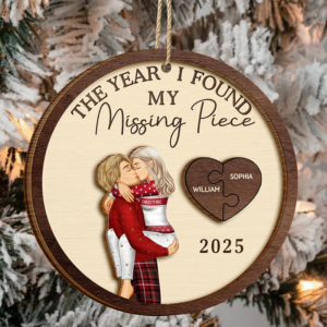 The Year I Found My Missing Piece Kissing Couples – Personalized Custom 2-layered Wood Ornament – Christmas Gift For Her/Him, Husband/Wife, Couples