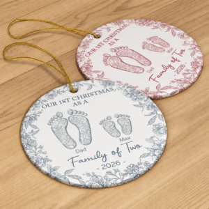FirstChristmasAsAFamily5 64e97e9b 64d6 44a3 b9f0 00174e4d3f69.png