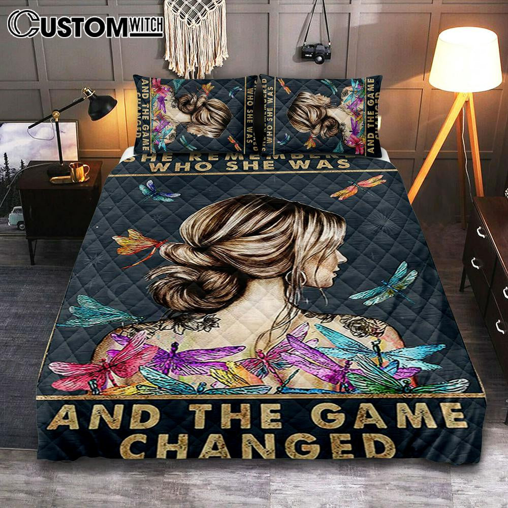 She Remembered Who She Was and the Game Changed Quilt Bedding Set – Gifts for Women – Decoration For Teens Bedroom, Home Office